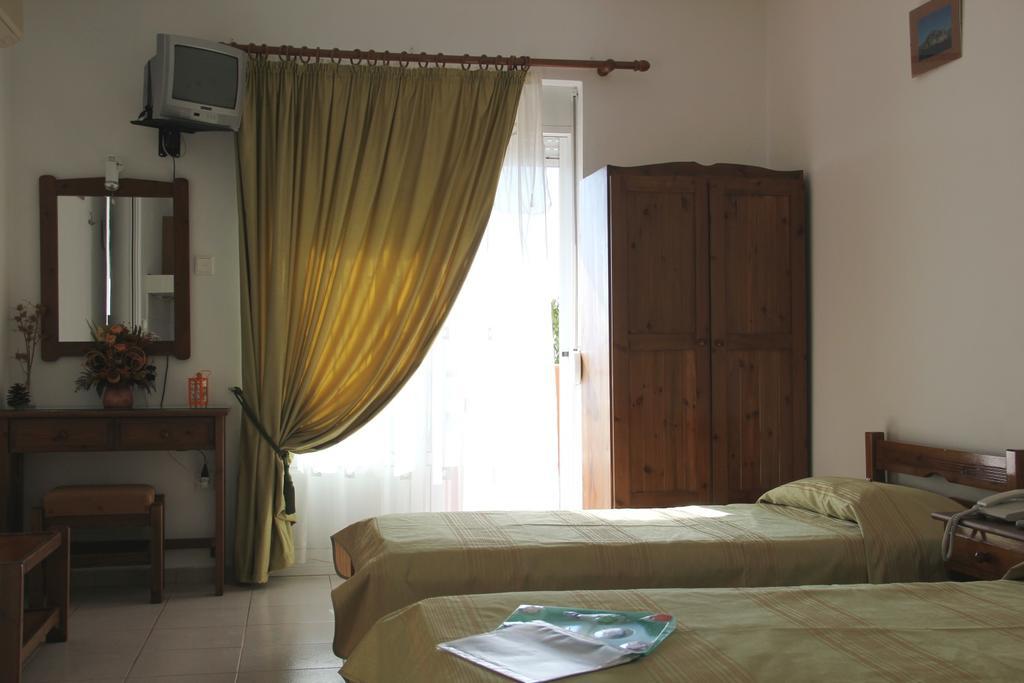 Maria Rooms Agia Ermioni エクステリア 写真
