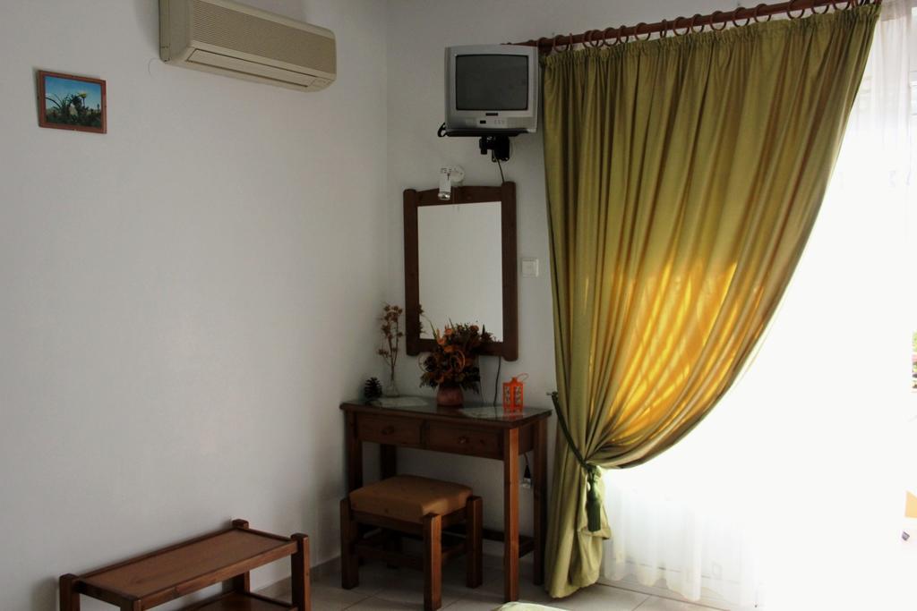 Maria Rooms Agia Ermioni エクステリア 写真